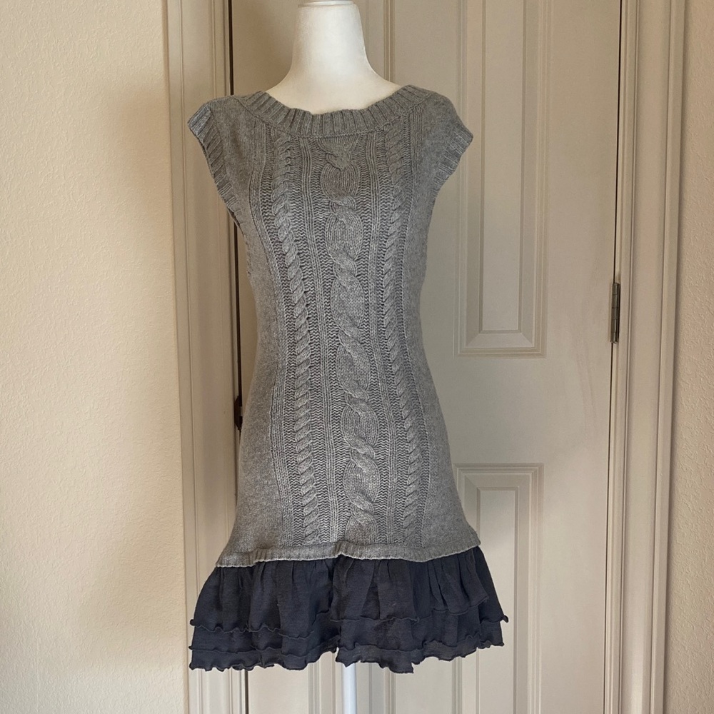 Moth Anthropologie Gray Cable Knit Mini Dress with Ruffle Hem Size S